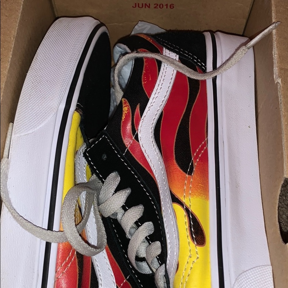 Flamed Vans 7.0 men 8.5 women